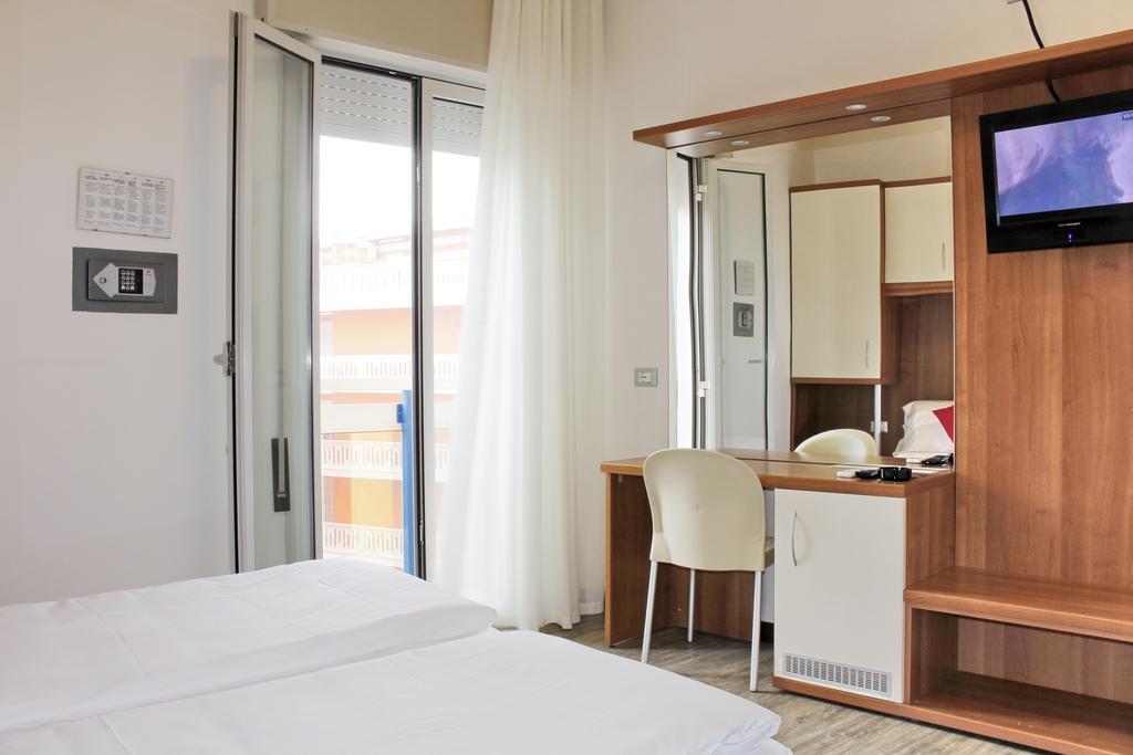 Hotel Bristol Caorle Buitenkant foto