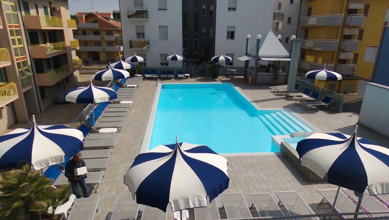 Hotel Bristol Caorle Buitenkant foto