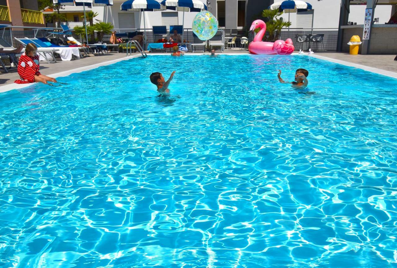 Hotel Bristol Caorle Buitenkant foto