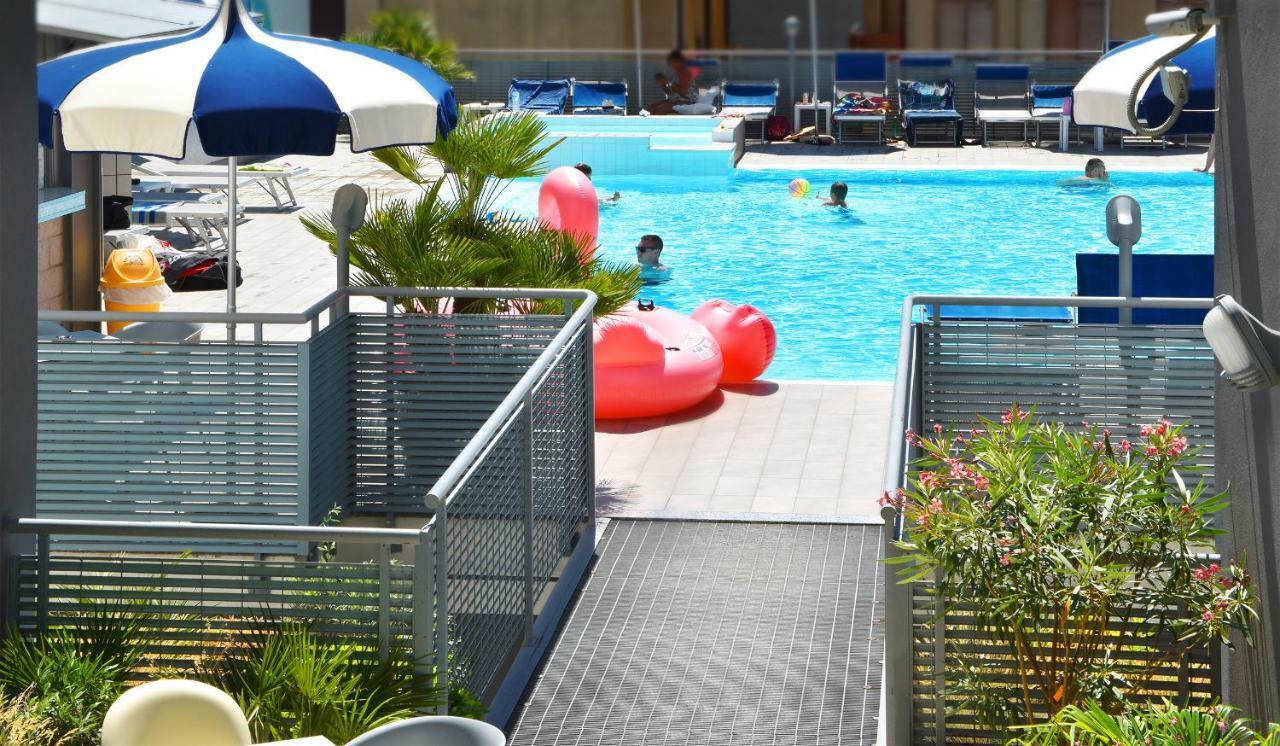 Hotel Bristol Caorle Buitenkant foto