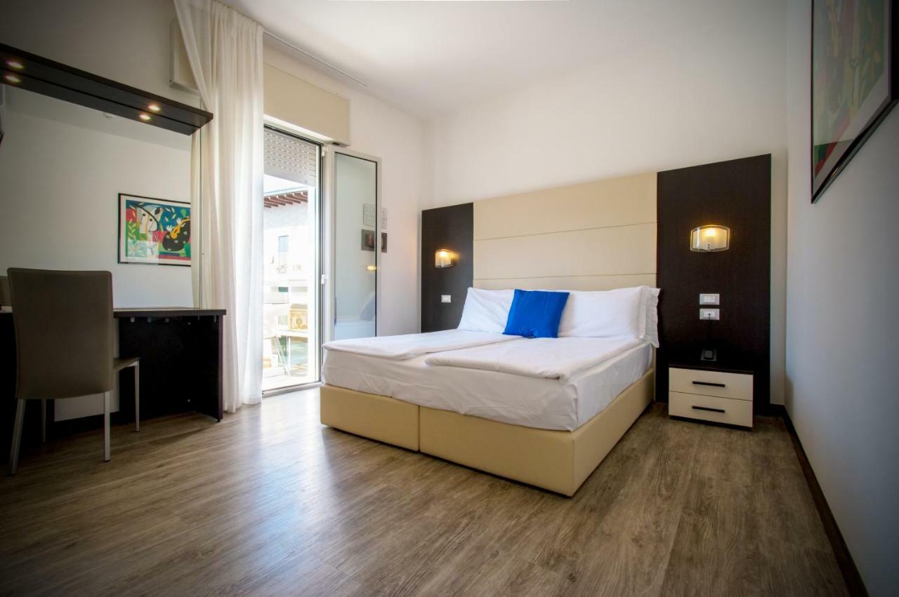 Hotel Bristol Caorle Buitenkant foto