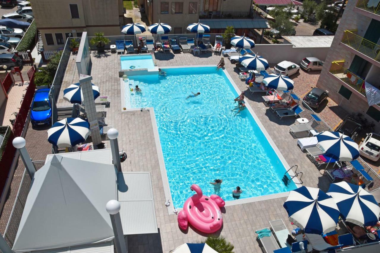Hotel Bristol Caorle Buitenkant foto