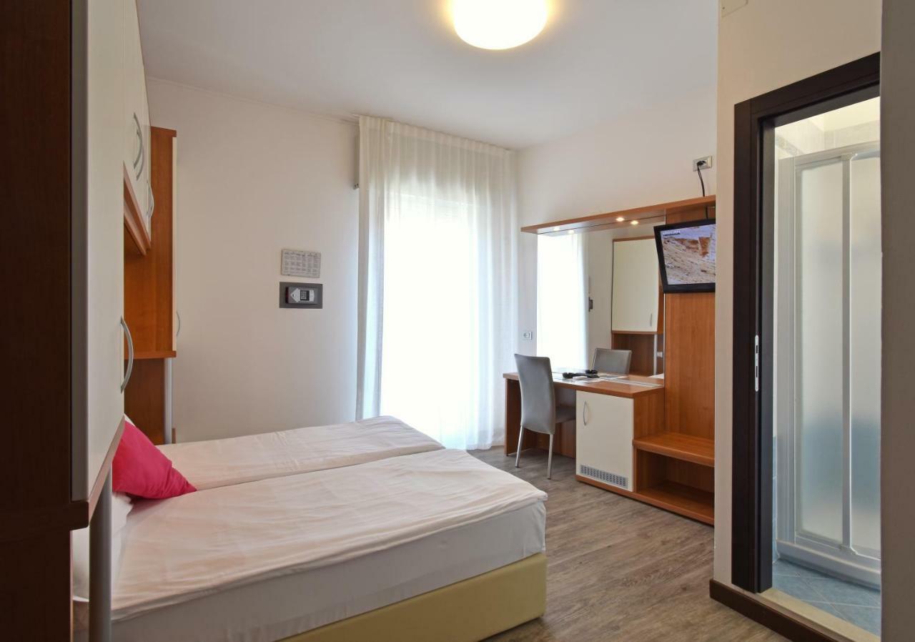 Hotel Bristol Caorle Buitenkant foto